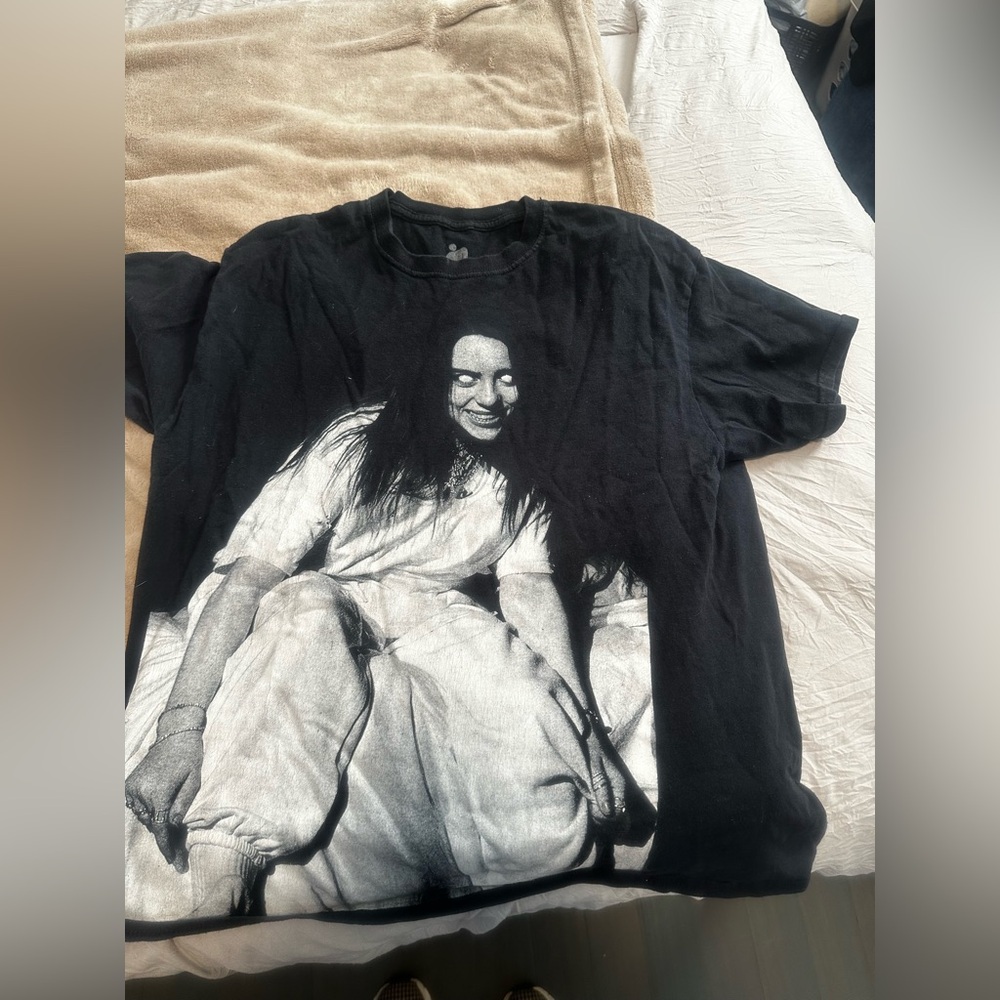 BILLIE EILISH SHIRT SIZE LARGE